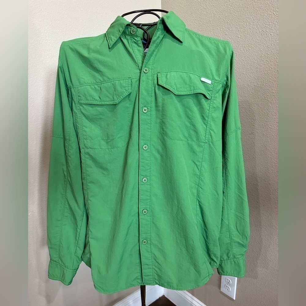 Men’s Columbia Green Omni-shade Fishing Shirt , EUC!